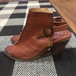 Frye Izzy Artisian Sling Whiskey Leather Heel Womens Size 7.5 Brown